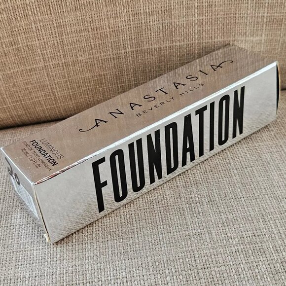 Anastasia Beverly Hills Foundation Luminous 520W 30ml/1 fl oz New in box - Picture 2 of 13